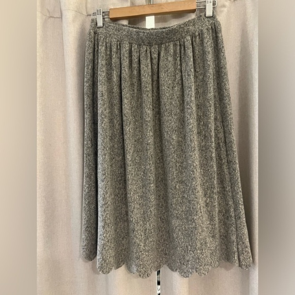 1804 Heather Gray Knit Scalloped Midi Skirt M